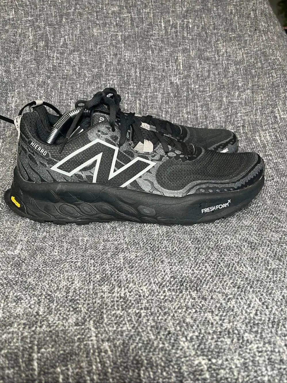 New Balance Fresh Foam X Hierro v8 Mens 10.5 Black Trail Running Shoes MTHIERK8